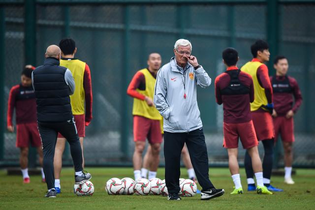 talkSPORT：安东尼奥想回英超 他对西汉姆2025年夏不续约感到失望